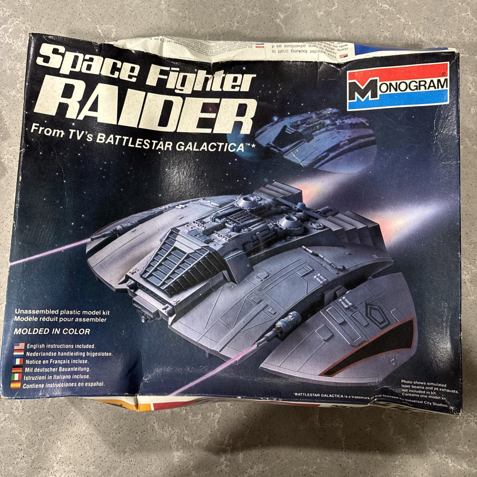 1978 Monogram Battlestar Galactica Cylon Raider Spaceship Plastic Model Kit