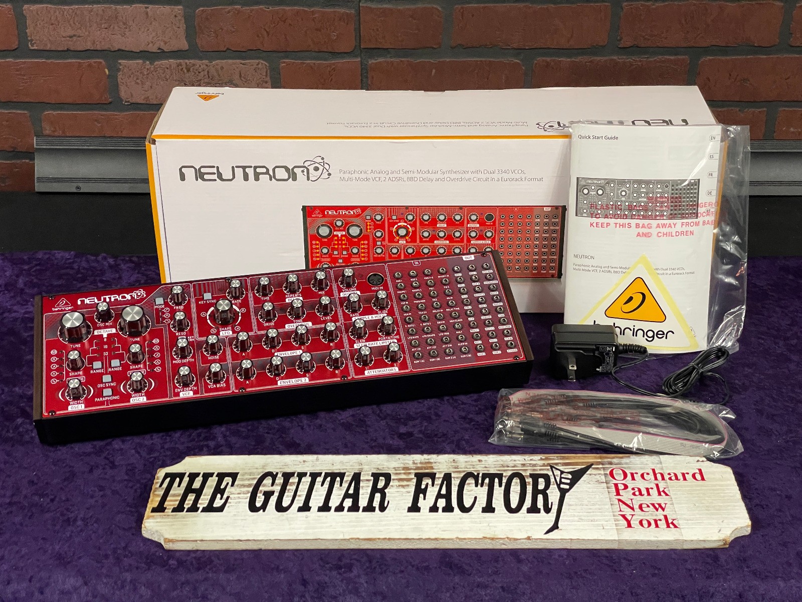 Behringer Neutron Analog Semi-Modular Synthesizer - MINT!