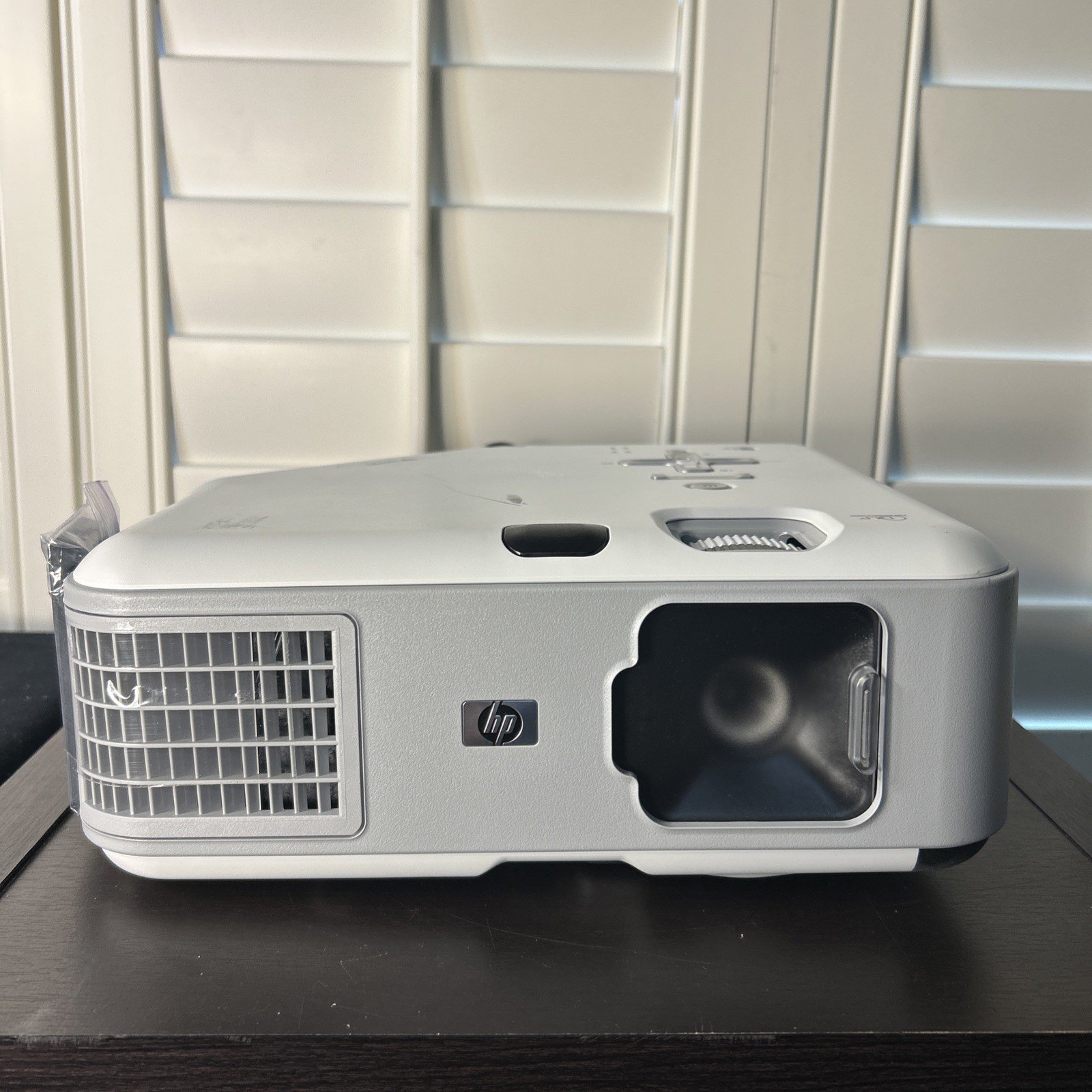 HP vp6320 Office Home Theater Projector With Remote