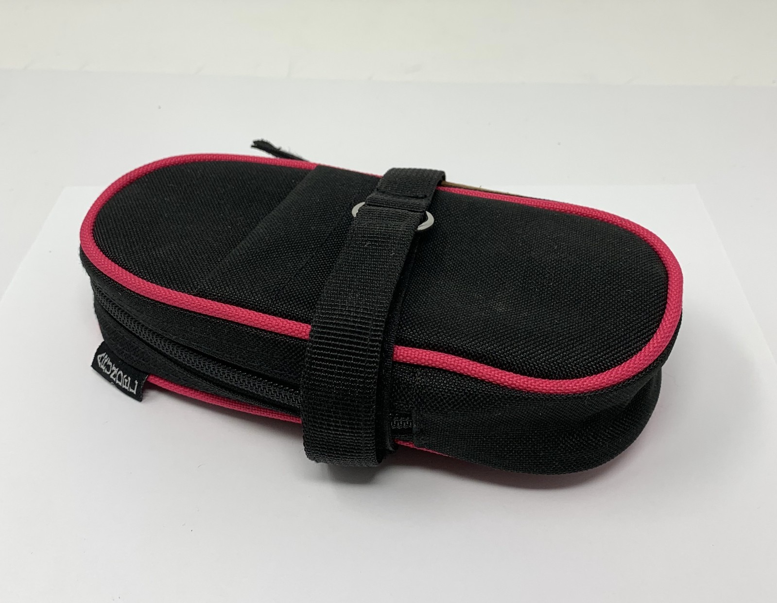 Arundel Tubi Seat Bag Black / Pink - New