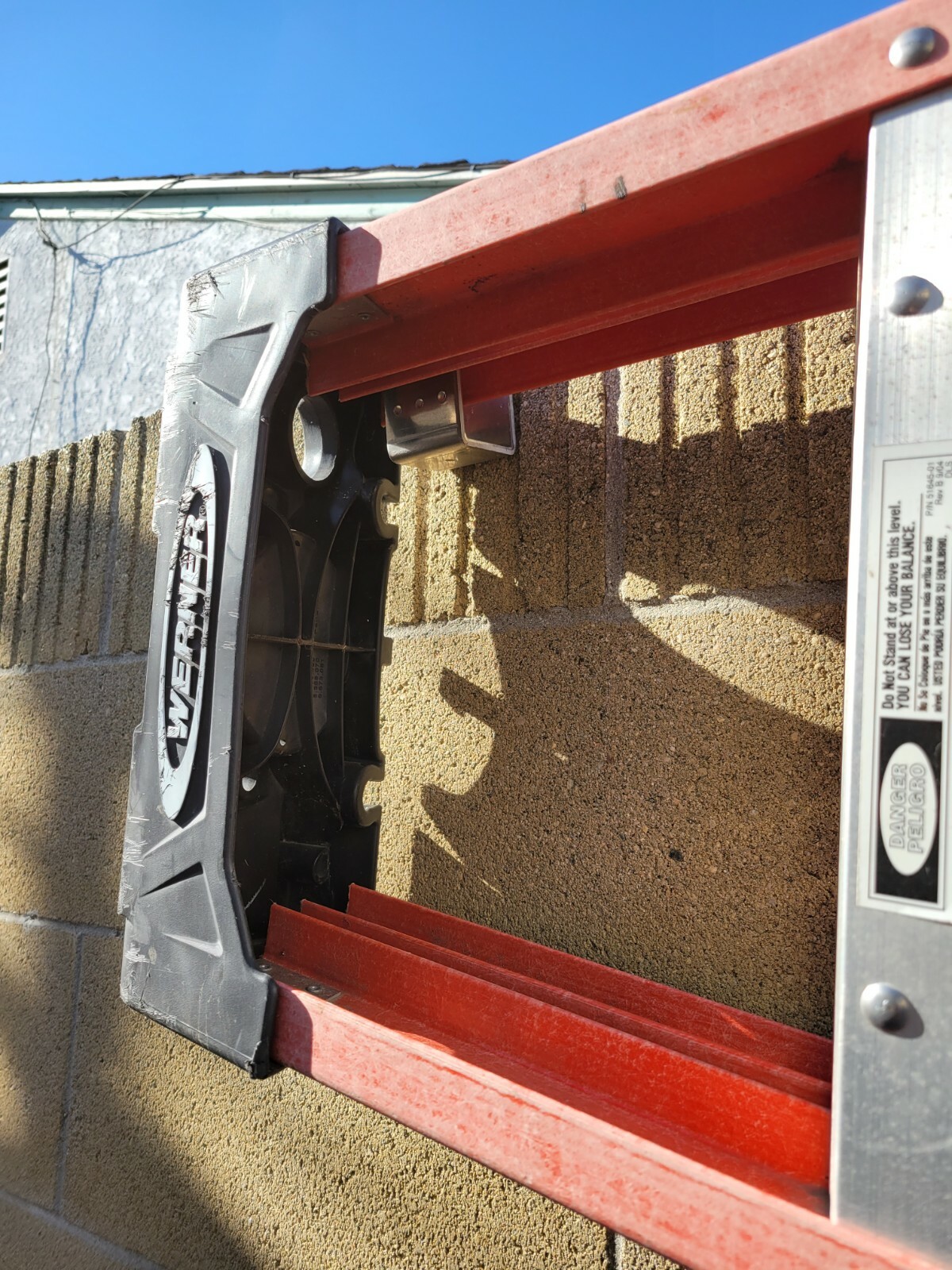 Step Ladder Wall Hanger for 6" Cinder Block/Concrete Block (2 Brackets)