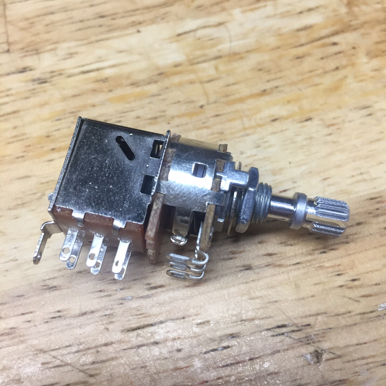 1 NEW 250k ohm Volume Tone Control Pot Potentiometer with DPDT Push Pull Switch