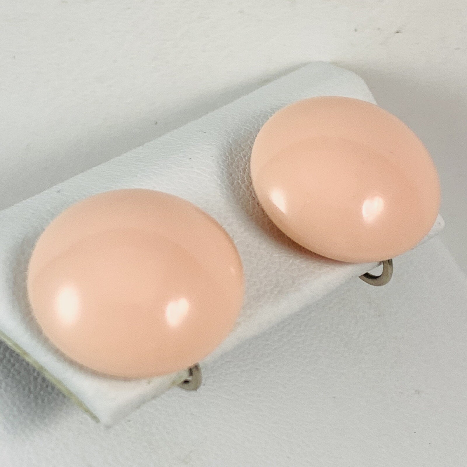 Vintage RICHELIU Signed Pink Round Plastic Screw Back Earrings