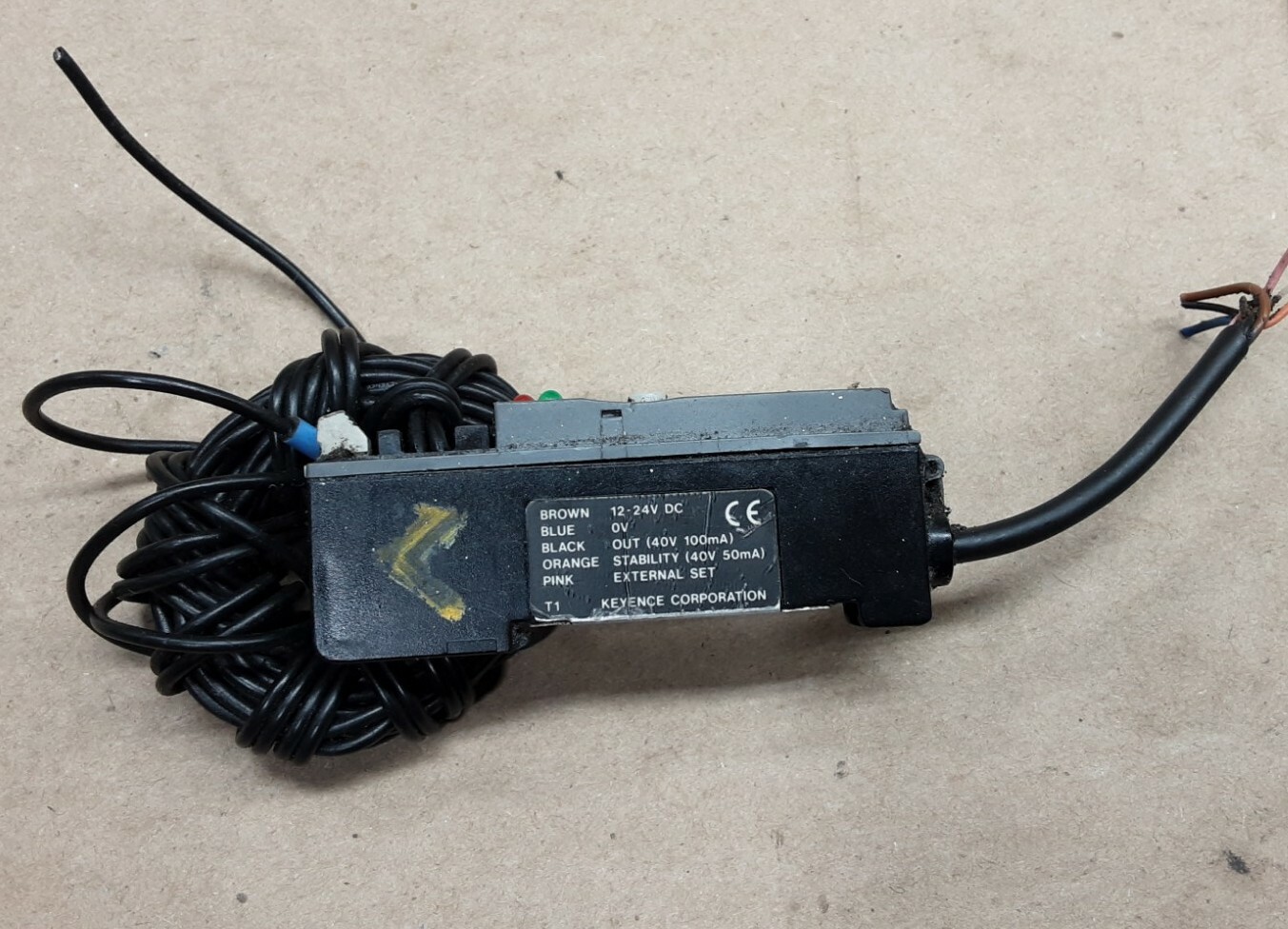 Keyence One Touch Calibration Separate Amplifer Photoelectric Sensor #2000J64