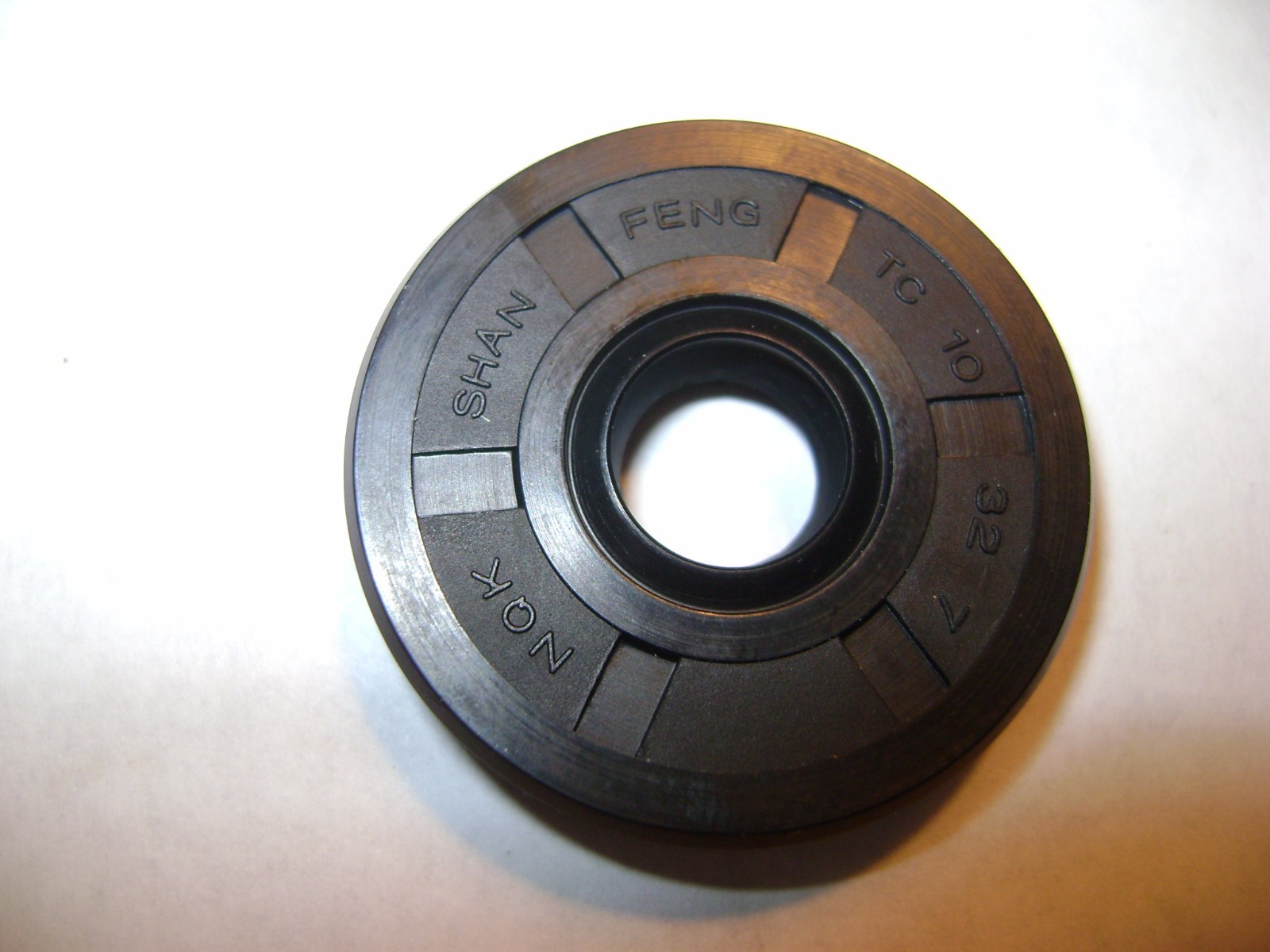 NEW TC 10X32X7 DOUBLE LIPS METRIC OIL / DUST SEAL 10mm X 32mm X 7mm