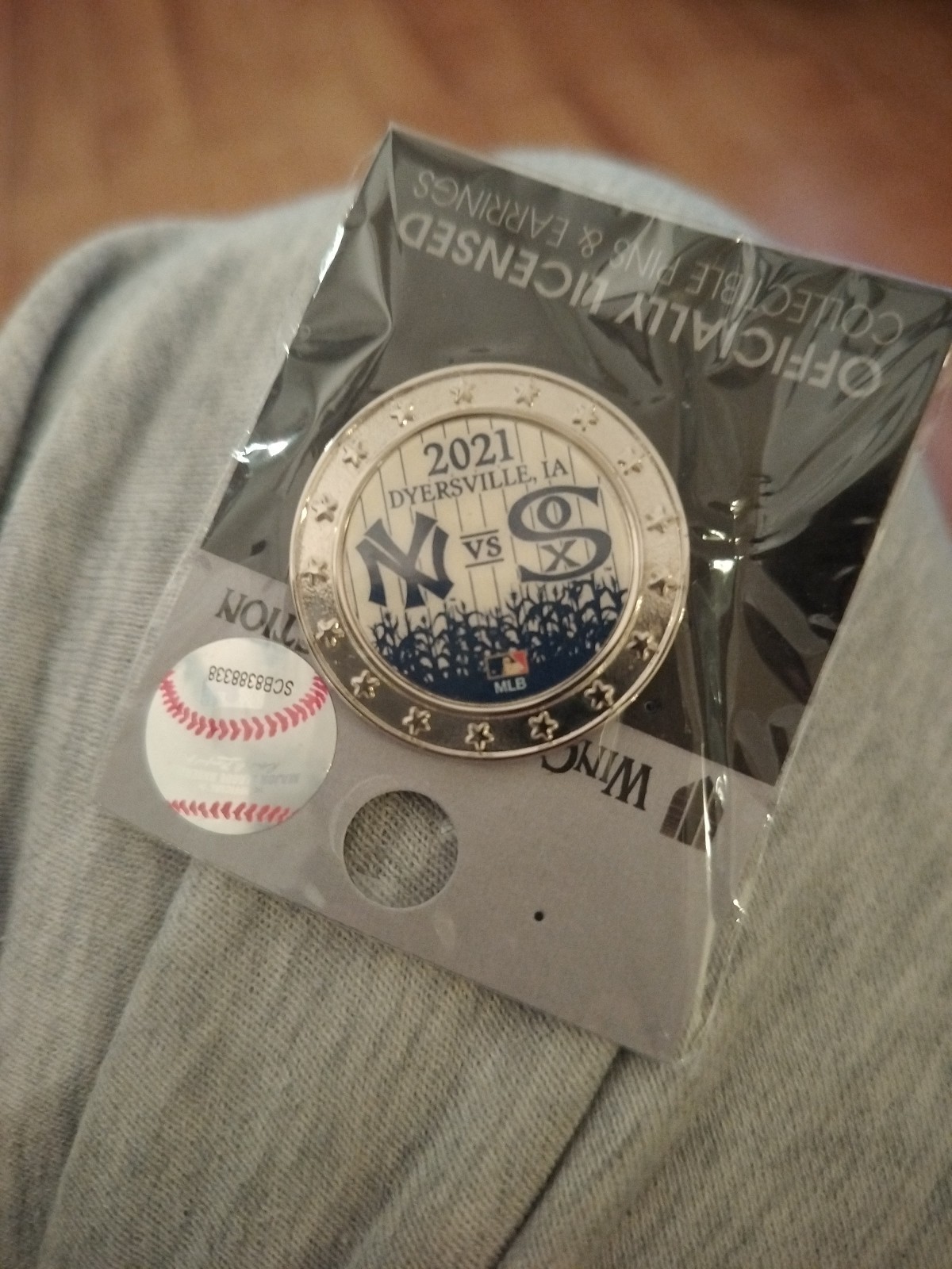 2021 Dyersville Iowa Inaugural Field Of Dreams Game Pin Yankees White Sox New