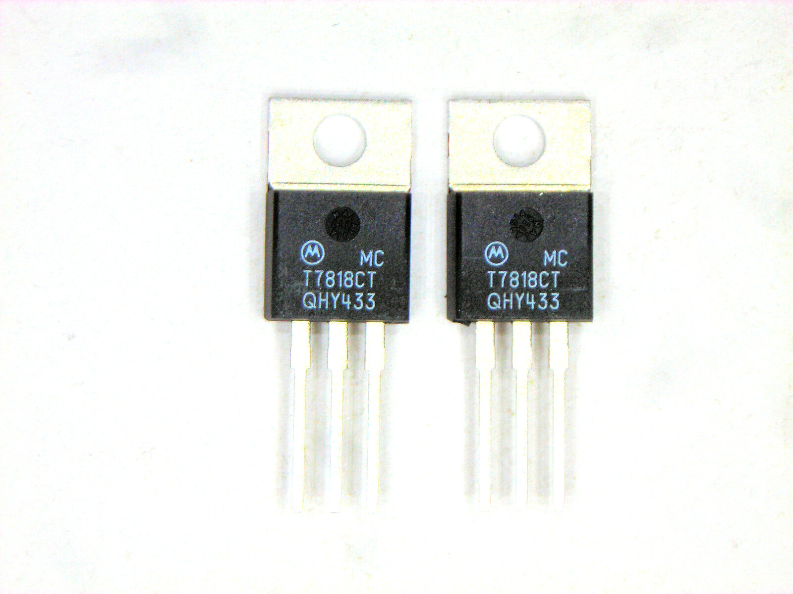 MCT7818CT  Motorola 18V Positive Voltage Regualtor TO-220   2 pcs
