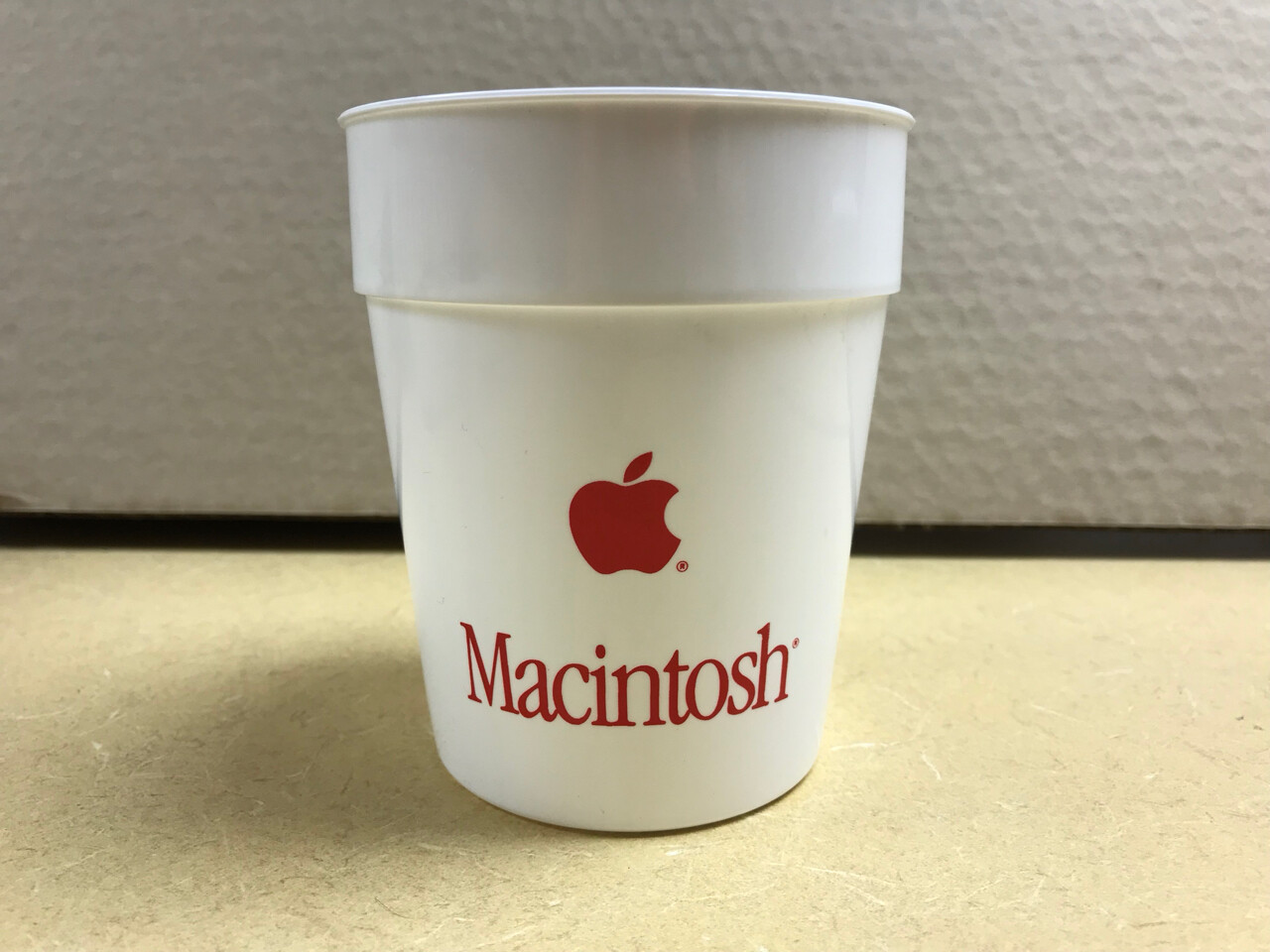 NEVER COMMERCIALLY AVAILABLE __ Apple RARE Macintosh CUP - Never used!