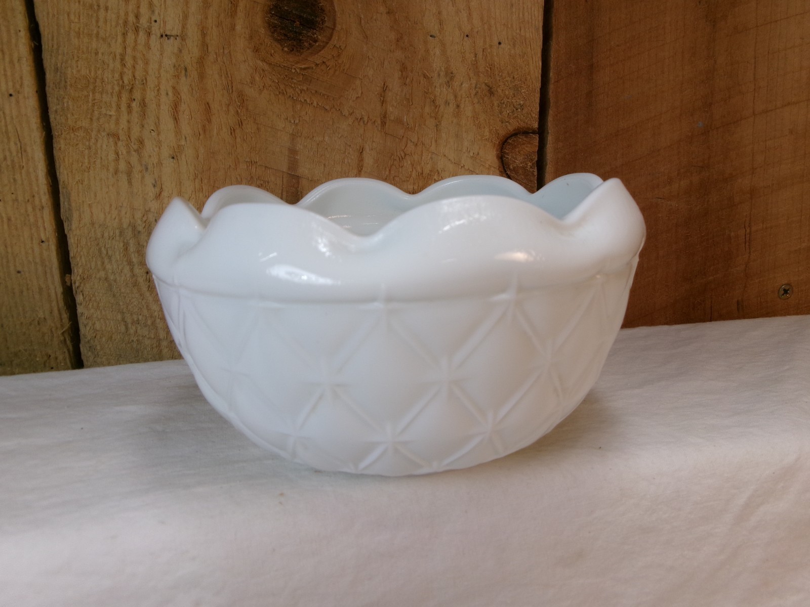 Vintage Indiana Milk Glass Duette Diamond Quilt Crimped Ruffled Rim Planter Bowl
