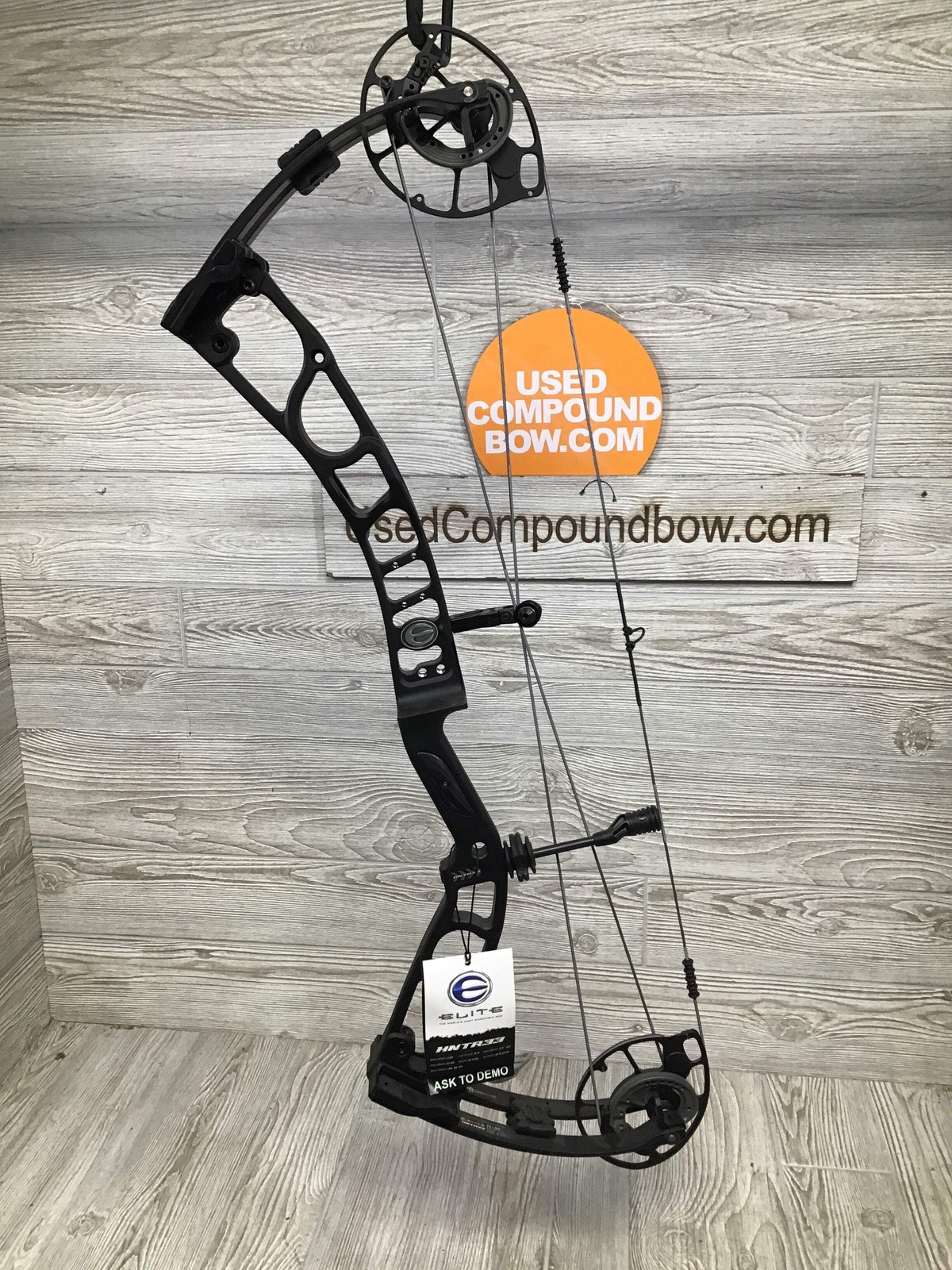 Elite HNTR33 Black RH Bow