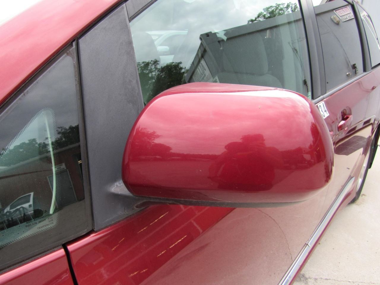 SIENNA 2018 Glove Box 1064389