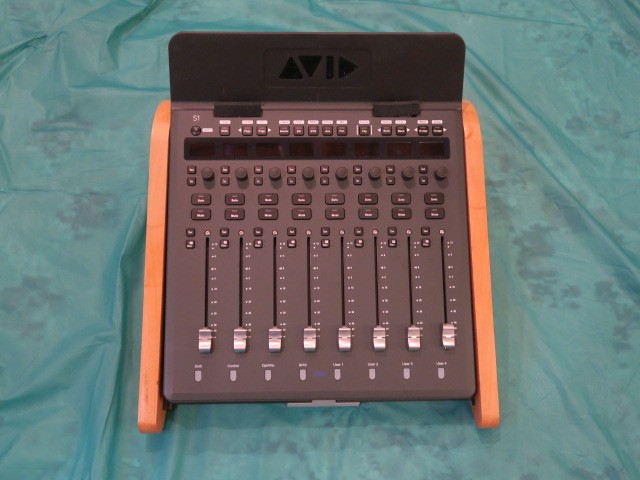 Avid S1 8 Fader Desktop Control Surface with Studio Talk Stand