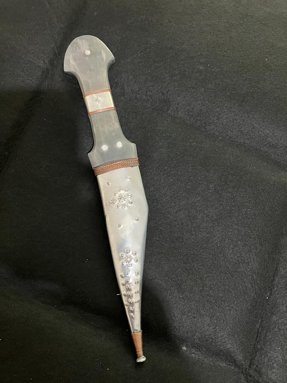 Traditional Jordanian Bedouin Dagger – Handcrafted Elegance