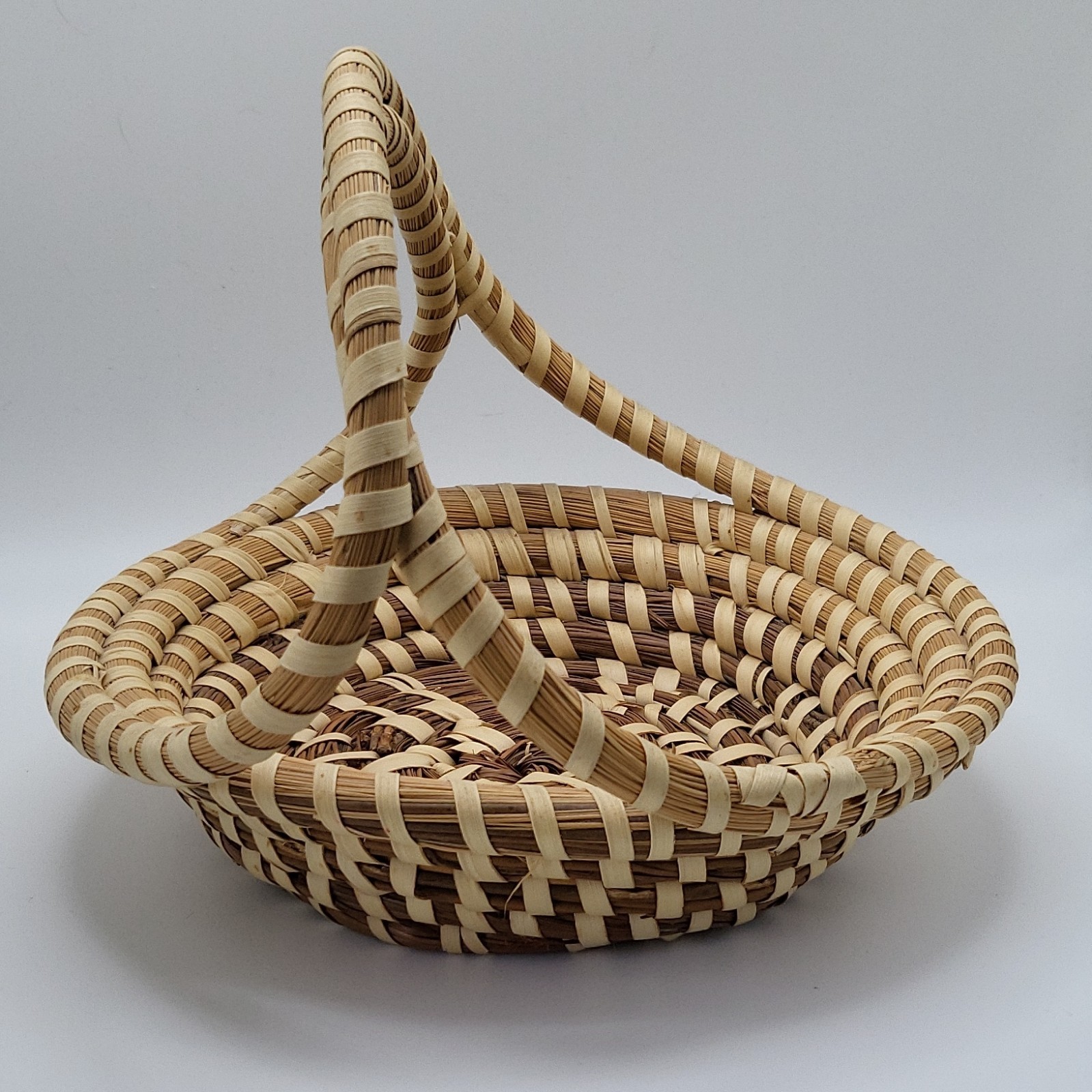 South Carolina Sweet Grass Basket Handmade Woven with Handle Round Traditional