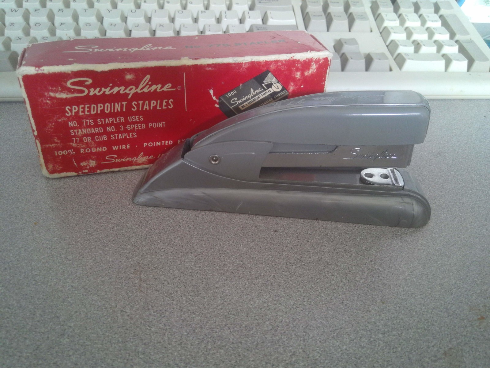 VTG Swingline 77S Stapler USA 6" Pearl Gray Made In USA Metal w/ Plastic Base