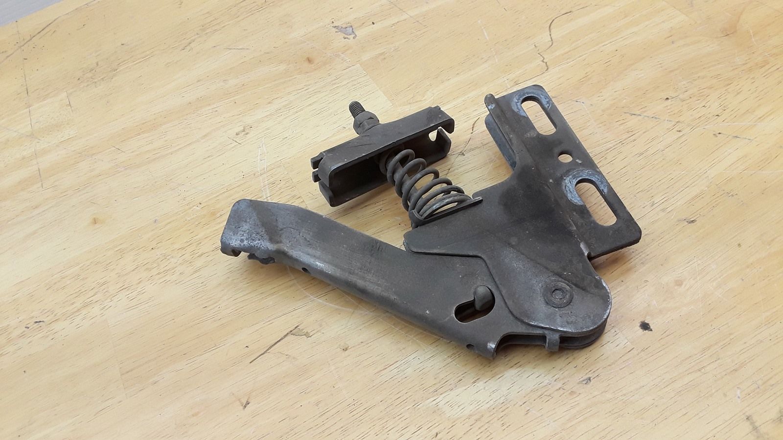 2010-2018 MERCEDES SPRINTER 2500 W906 PARKING BRAKE LEVER BRACKET SUPPORT OEM
