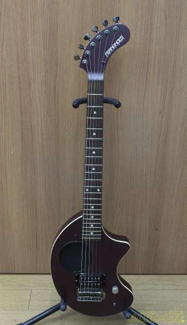 FERNANDES ZO-3T guitar with built-in amplifier