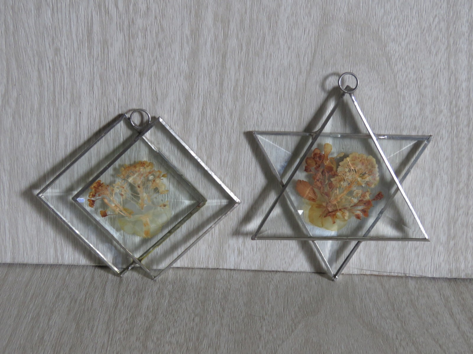 VTG Lot 2 Clear Glass Dried Flowers Boho Jewish Star Diamond Suncatchers READ