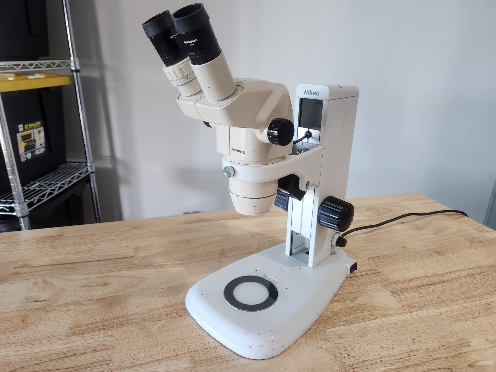 Nikon C-LEDS Microscope Stand With Olympus SZ3060 Stereo Microscope