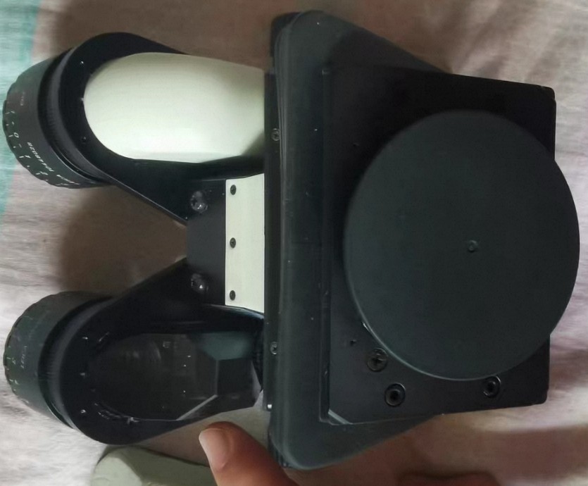 Leica 30-150 degree Binoculars