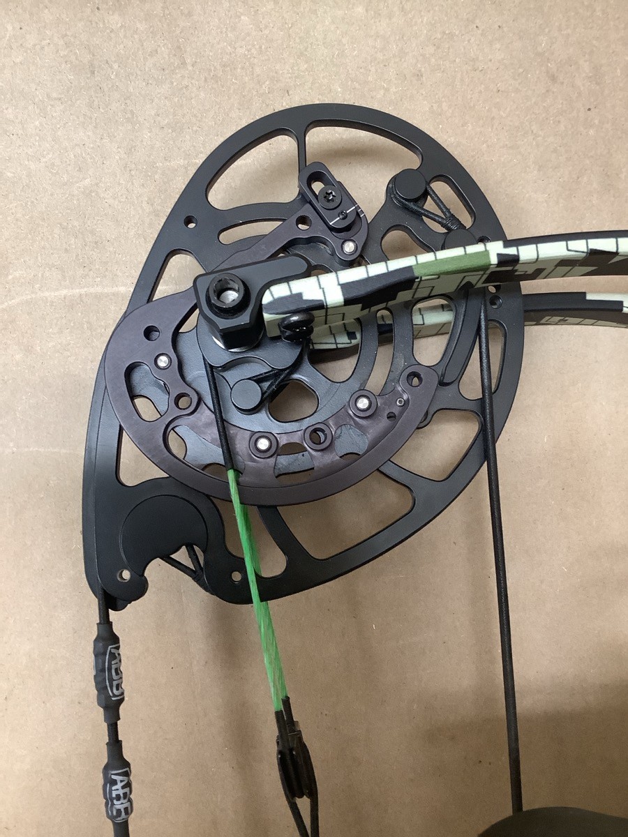 OBSESSION BOWS ULTRA MAG 360 RH DRAW COMPOUND BOW (G29020608)