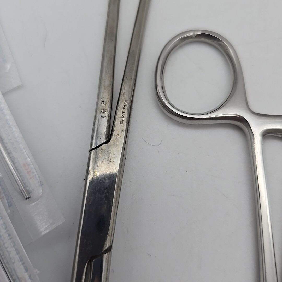 Lot for BODY PIERCING Forceps Kit Open box