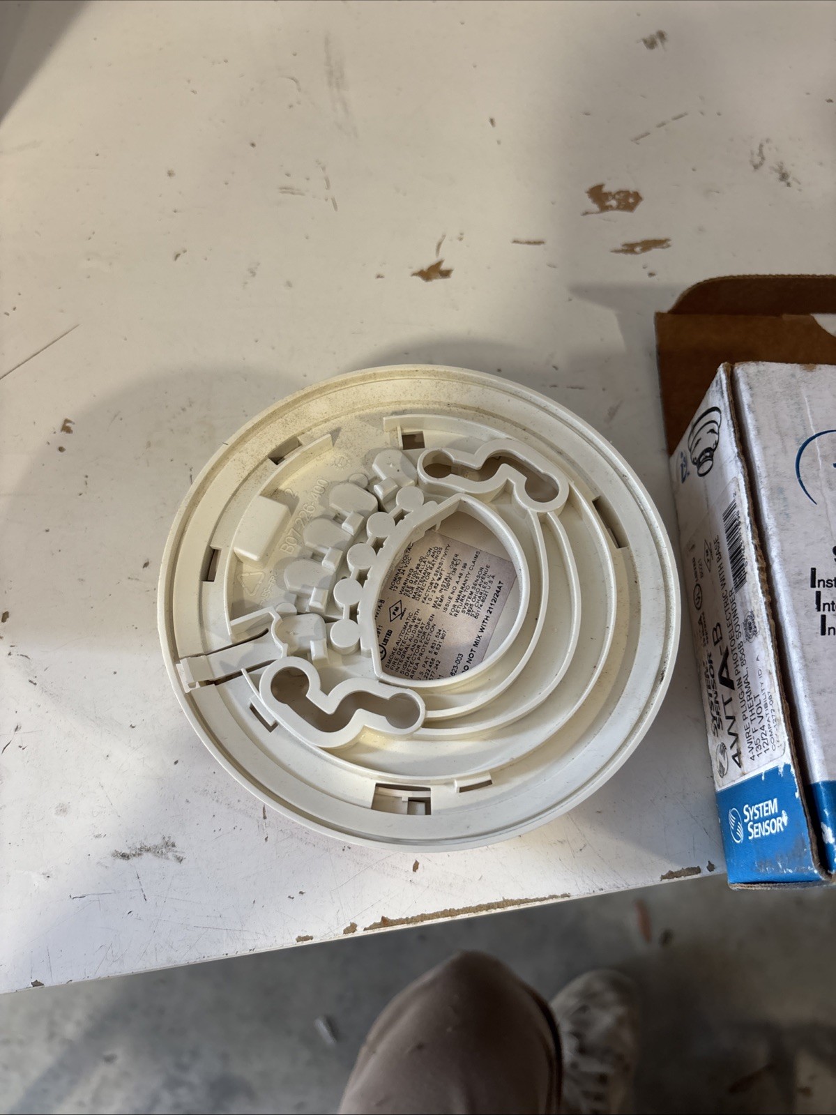 System Sensor 4WTAR-B Smoke Detector, 4-Wire -