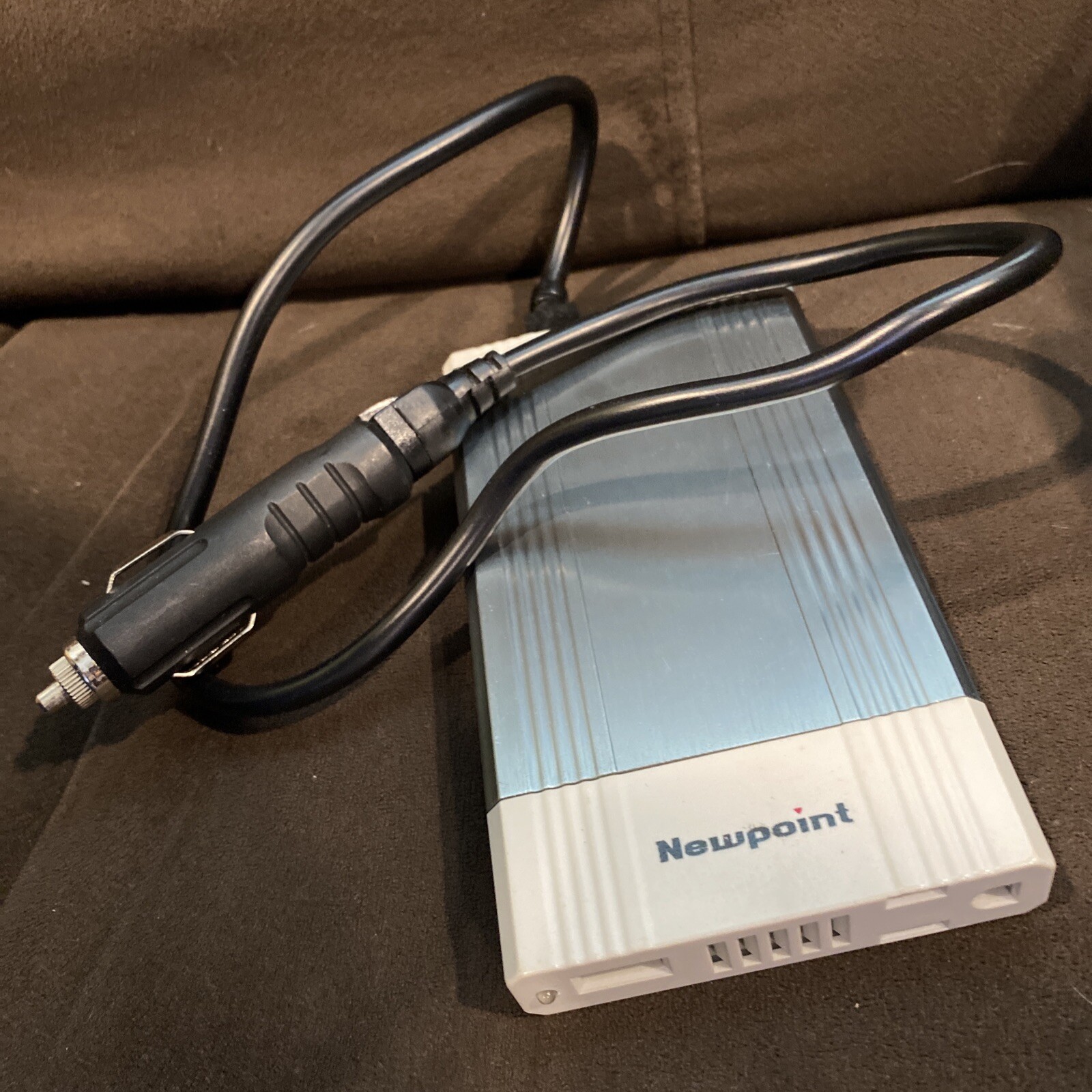 Newpoint MOBILE VOLTAGE CONVERTER USB 110V V AC-12V DC 120 WATTS For Laptops