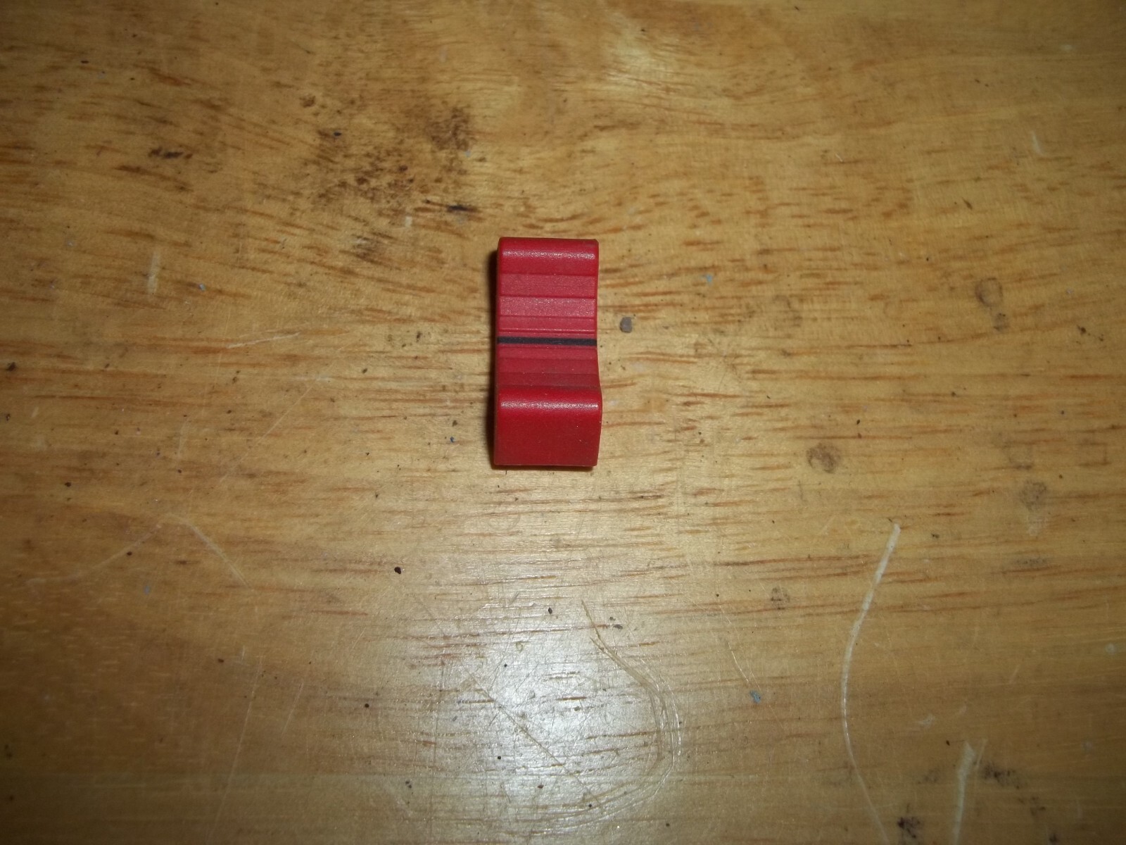 Soundtracs 32-4-2- Studio Mixer Red Slider Knob