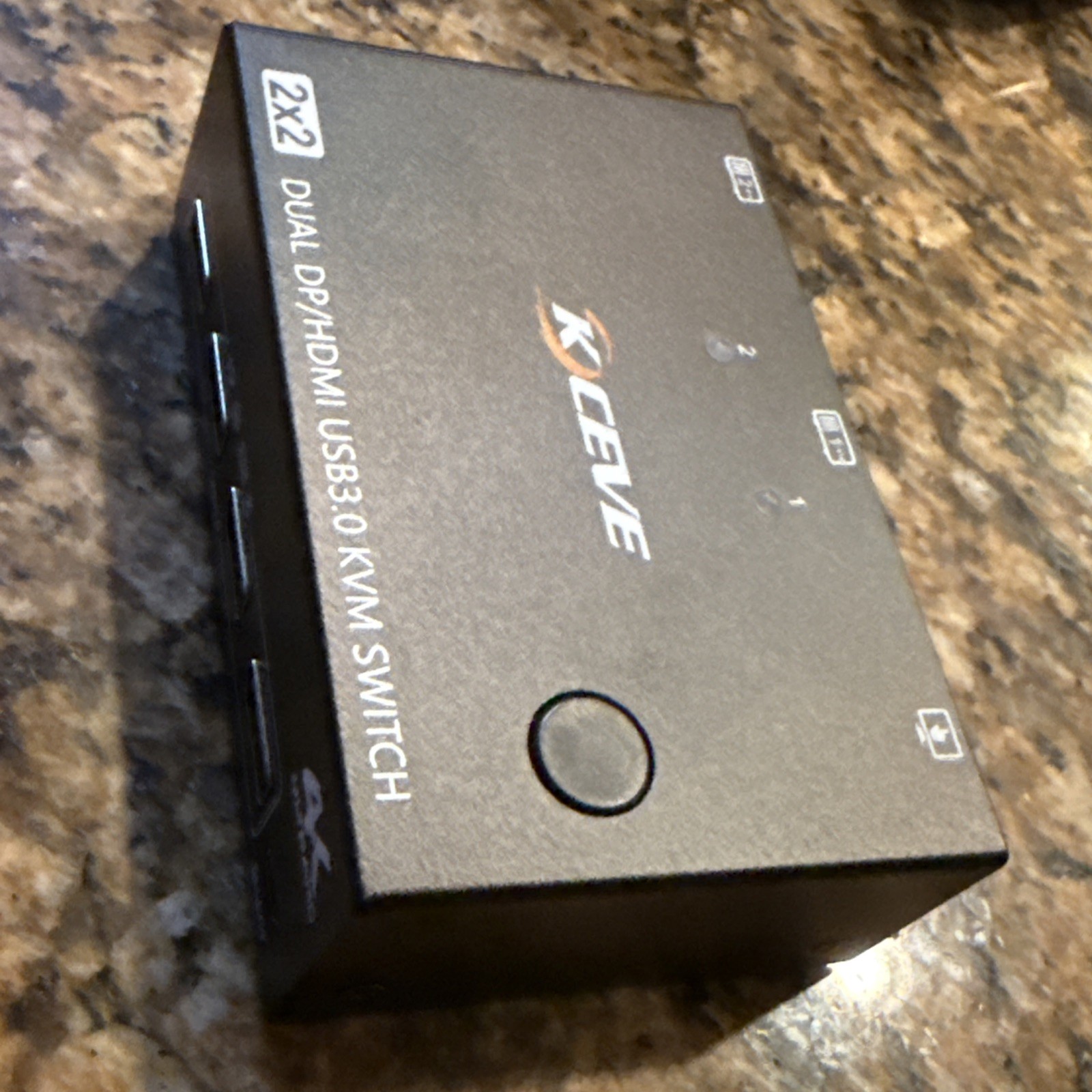 USB 3.0 Dual Monitor KVM Switch With Remote And Cables Hdmi 2x2 Kceve 2 Pc