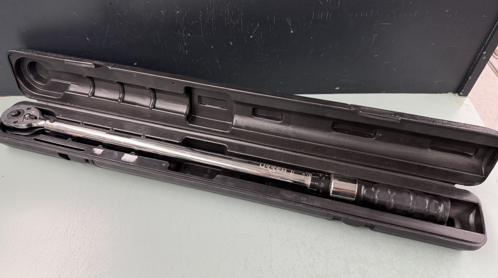 URREA Tools USA TORQUE WRENCH Ratchet 60143 1/2 DRIVE 30-250 FL/LB Reversible NM