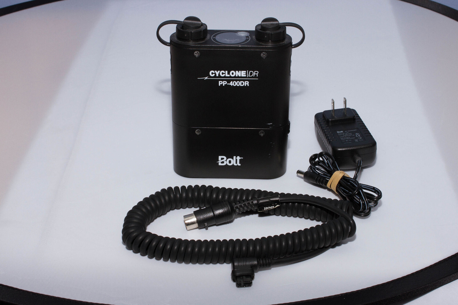 Bolt Cyclone DR PP-400DR Dual Outlet Power Pack with Canon Flash Cable.
