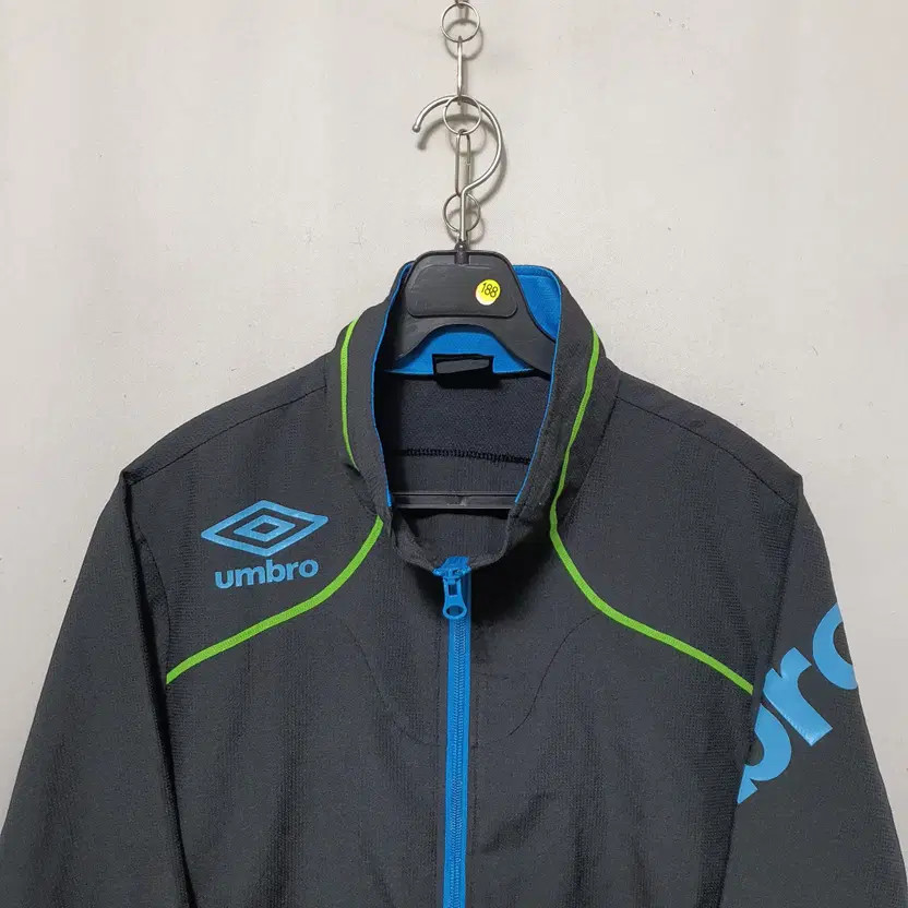 Umbro Men's Spring/Fall Windbreaker M