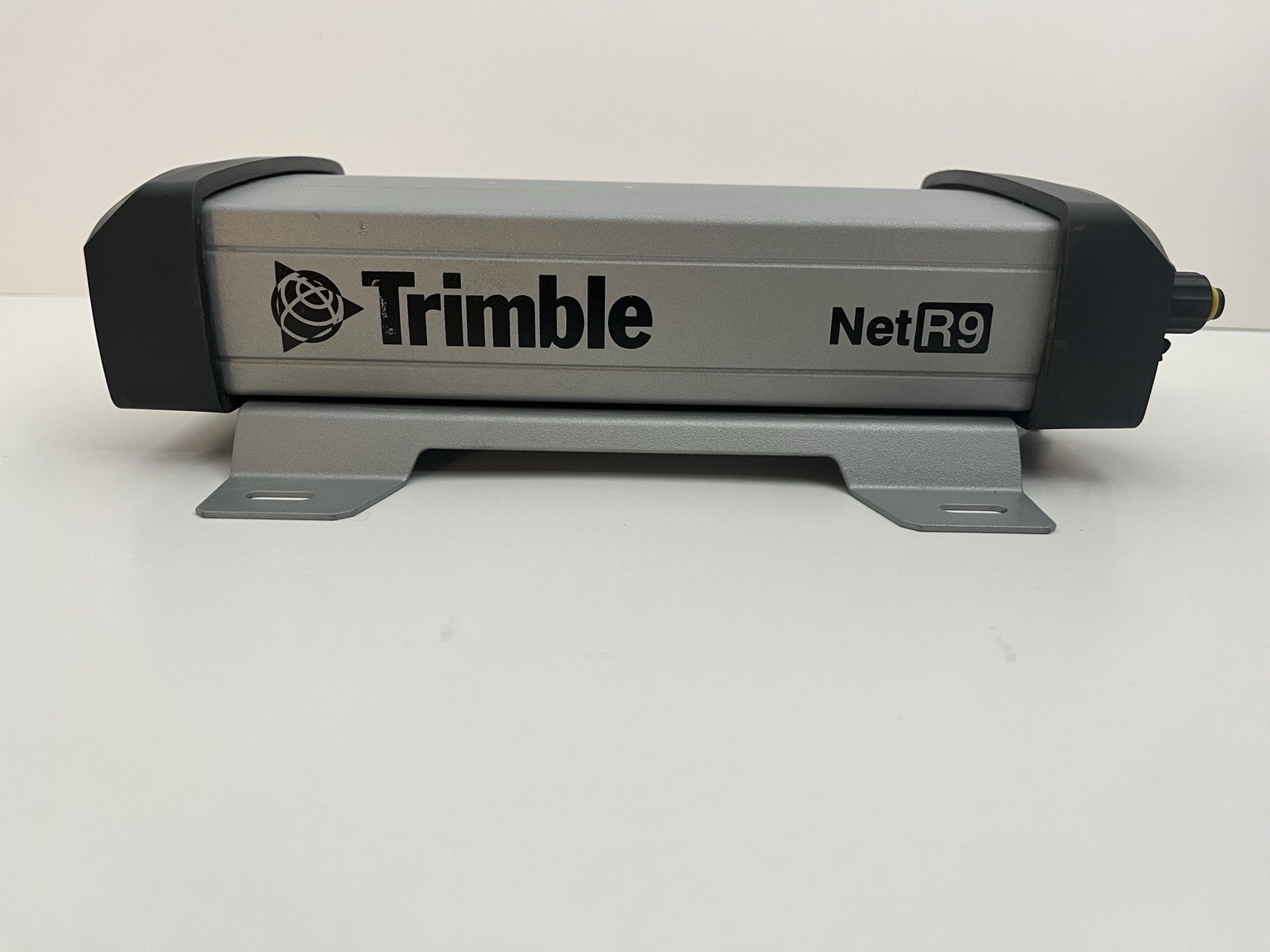 TRIMBLE NetR9 TI-2 Reference Station