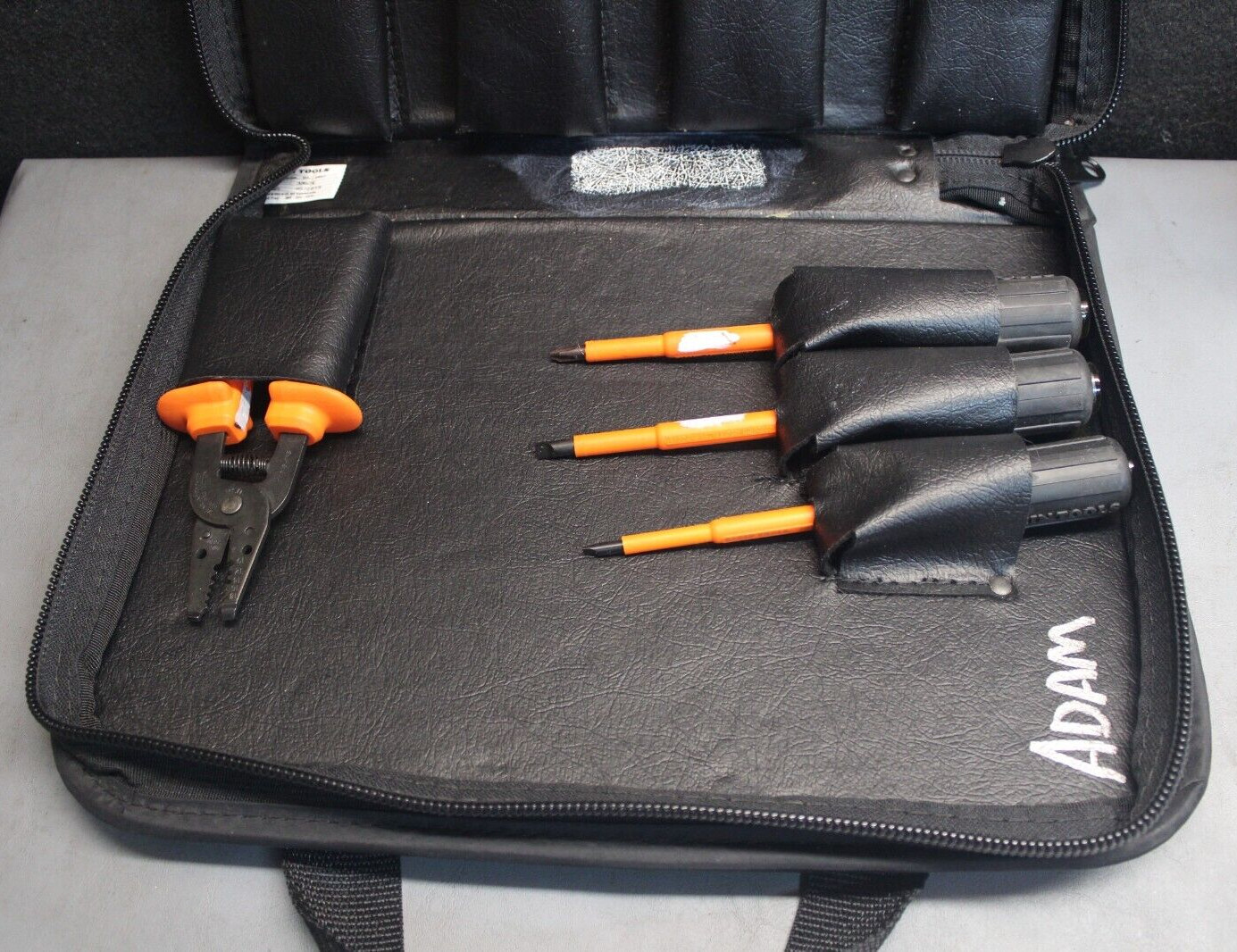 Klein Tools 8 Piece Electricians Tool kit 33536 *USED*