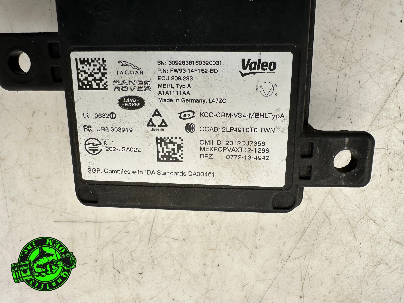 2016-2020 JAGUAR XE XF F-PACE REAR LEFT / RIGHT BLIND SPOT SENSOR CONTROL MODULE