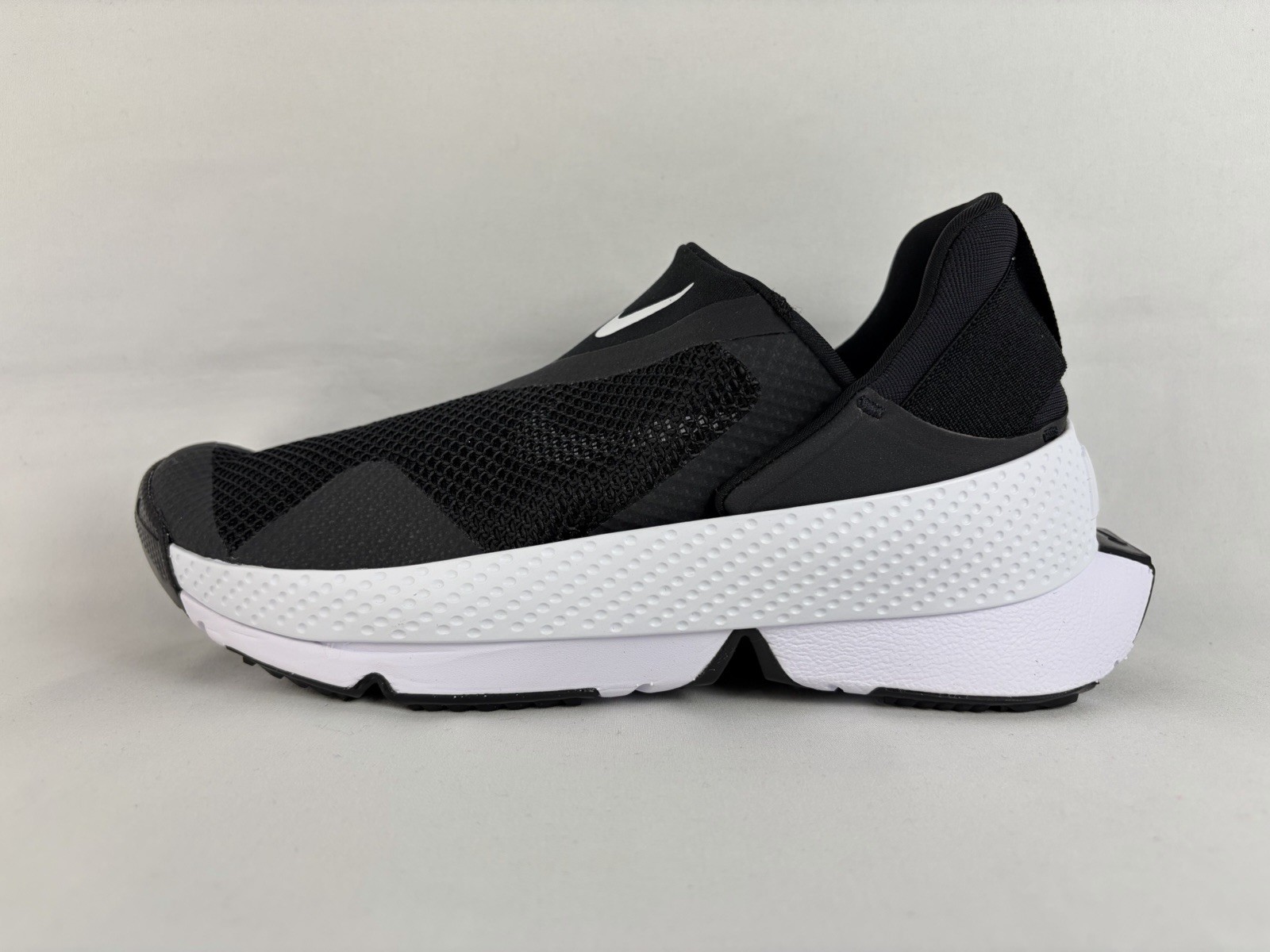 Nike Go Flyease Easy Slip On/Off Shoes Black White NEW Women's Size 7.5, 8
