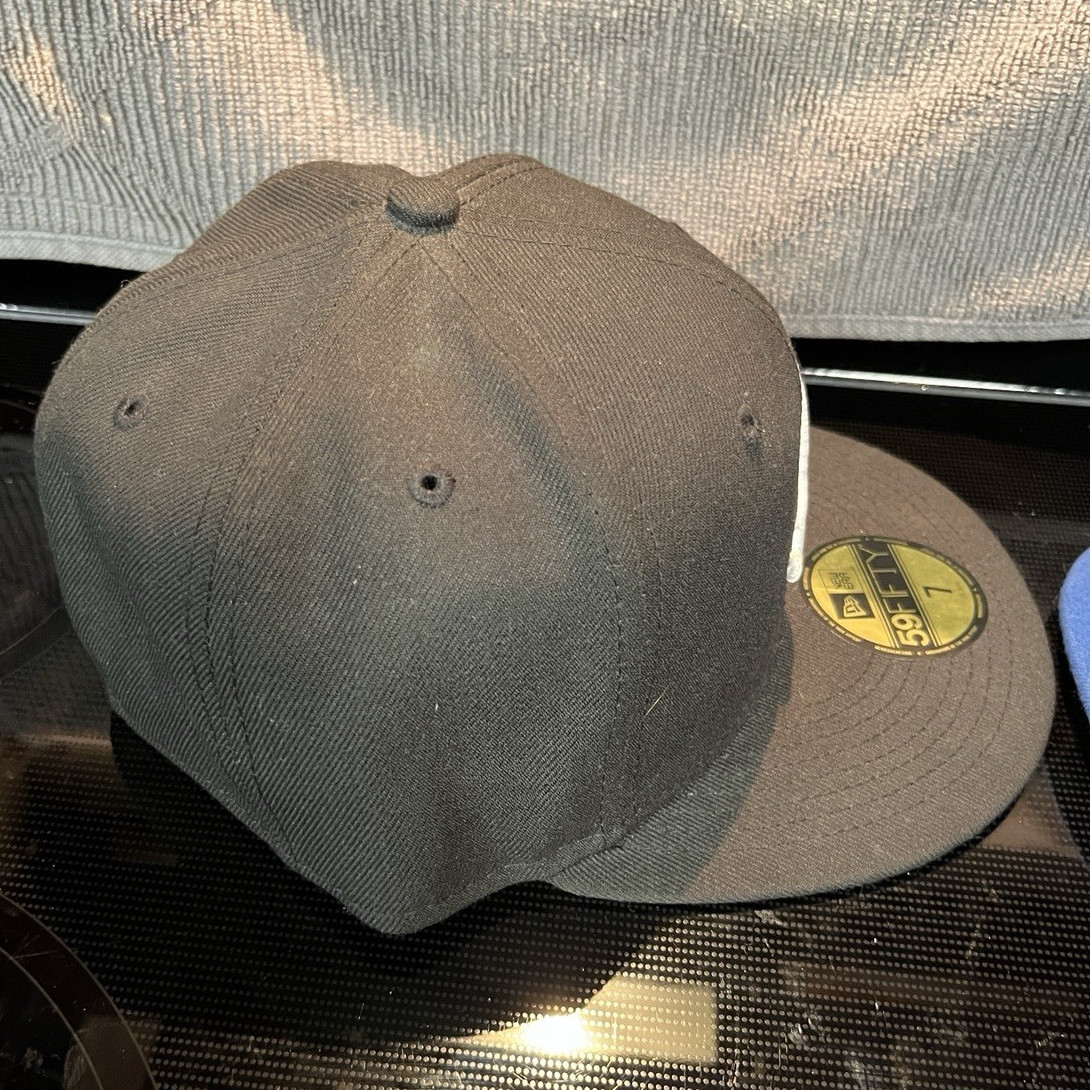 New Era 59FIFTY Atlanta Braves Fitted Hat Black Gray Size 7 MLB NWT