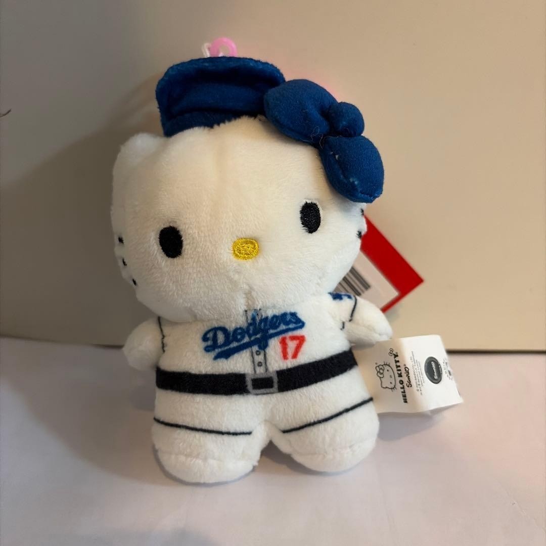 Hello Kitty Dodgers Shohei Ohtani Mascot Keychain MLB Official