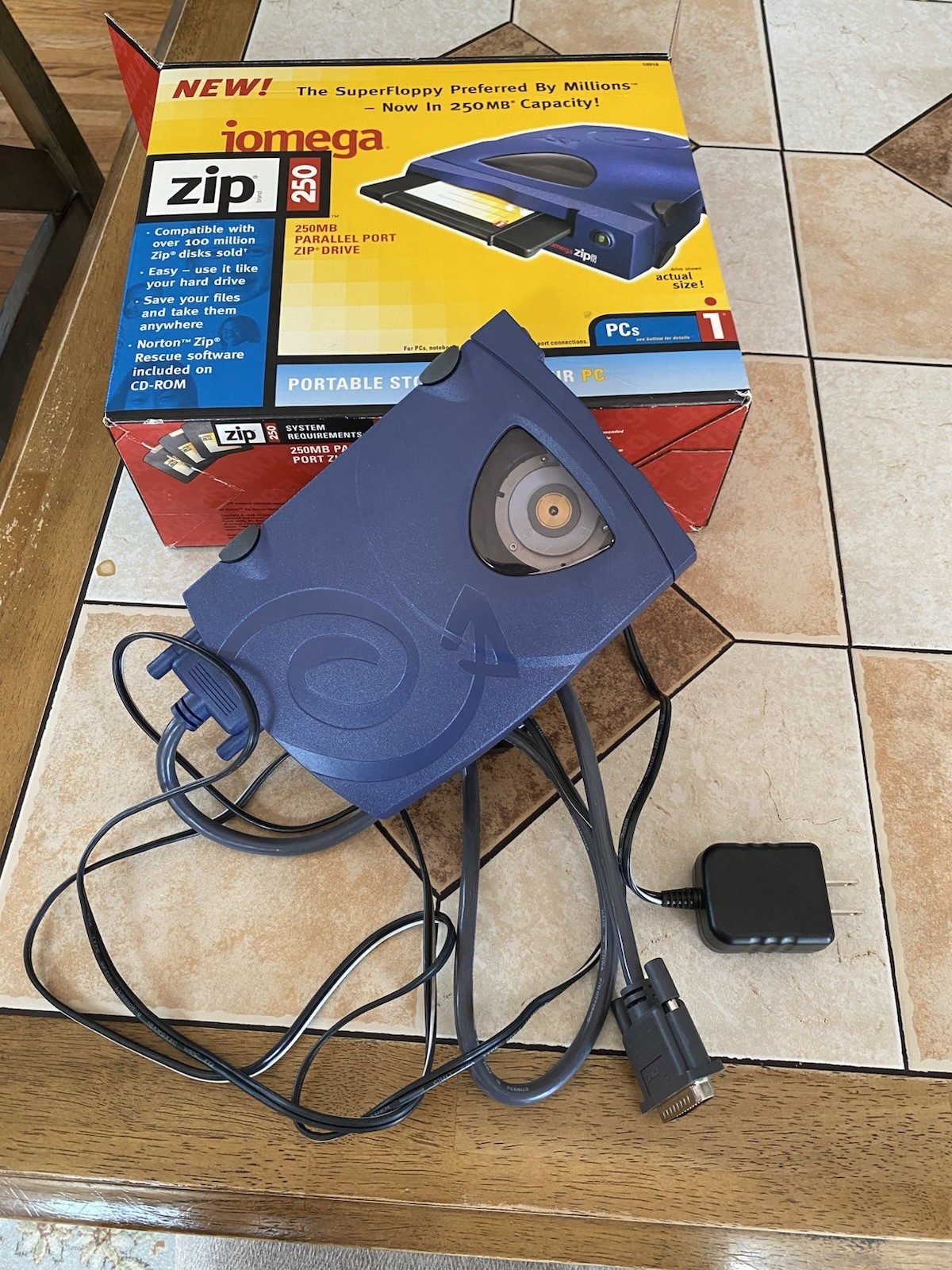 Iomega Zip250 Portable External Drive - 10 100MB Storage Disks Included Original