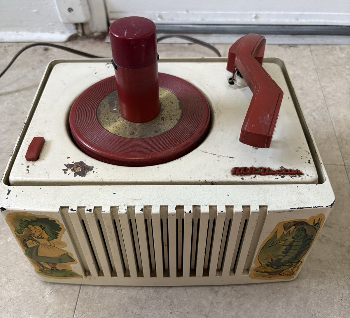 Working 1950'S, ALICE in WONDERLAND, RCA VICTOR, MODEL #45-EY-26 Not Much Sound