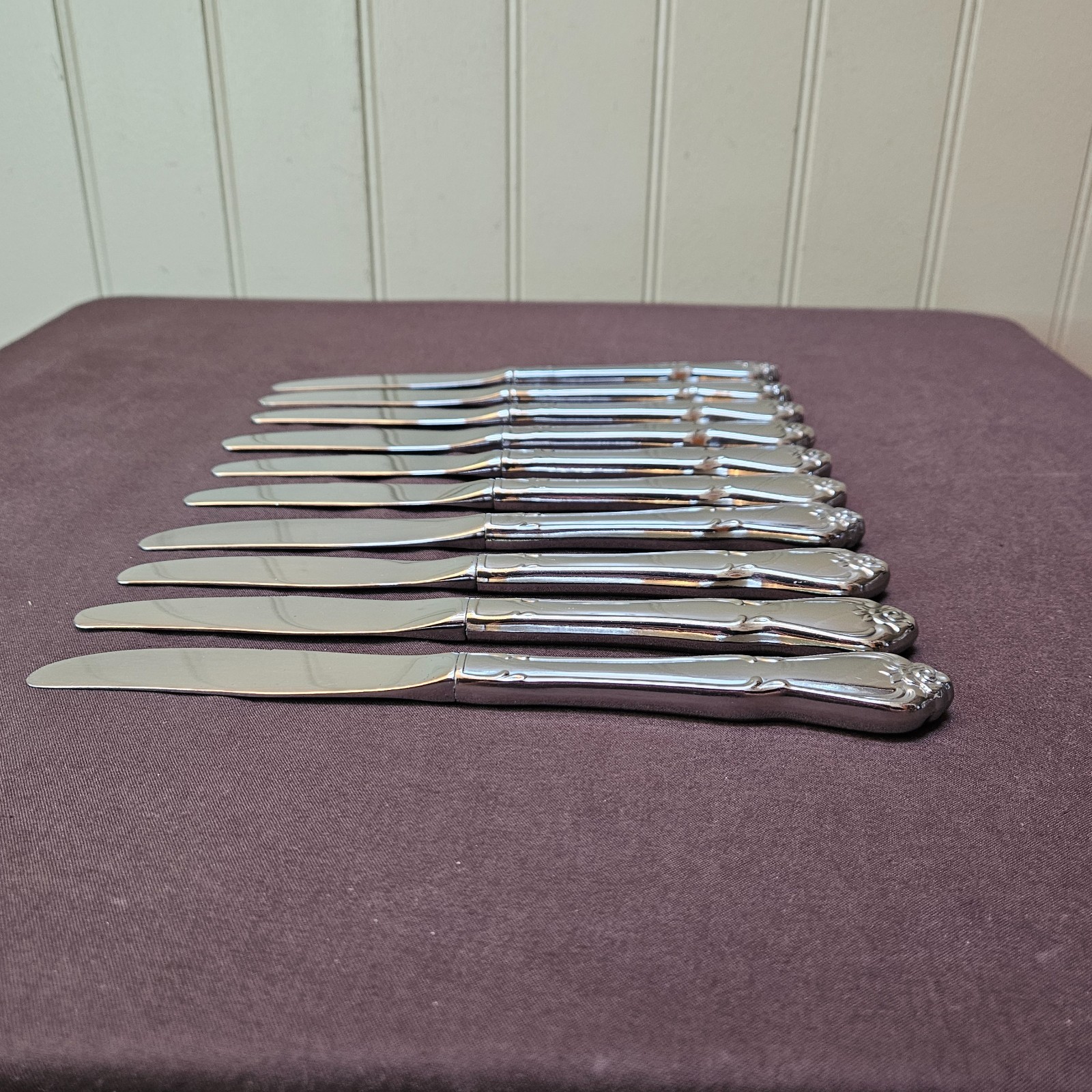 Onieda ARBOR ROSE Stainless Flatware 65 Piece 10ea 6 pc Place Settings 5 Serving