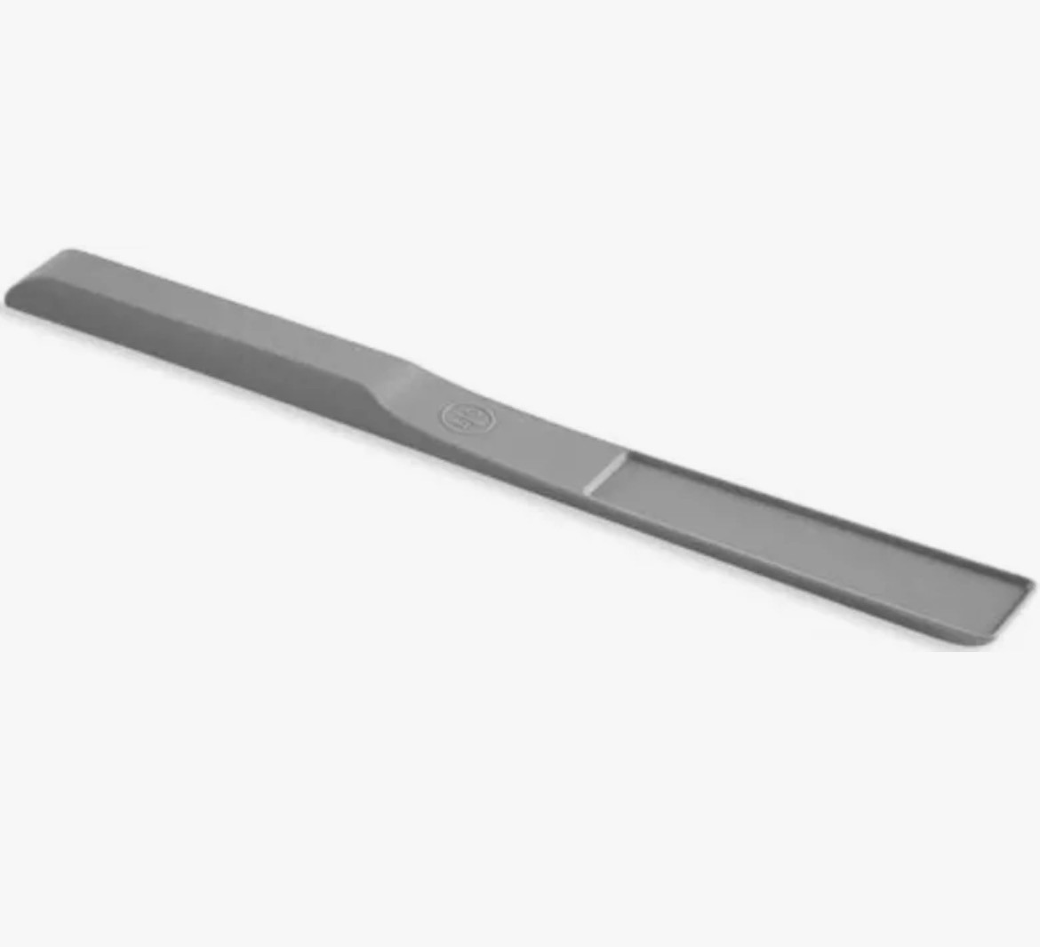 NWT #100192 Pampered Chef Long Skinny Scraper