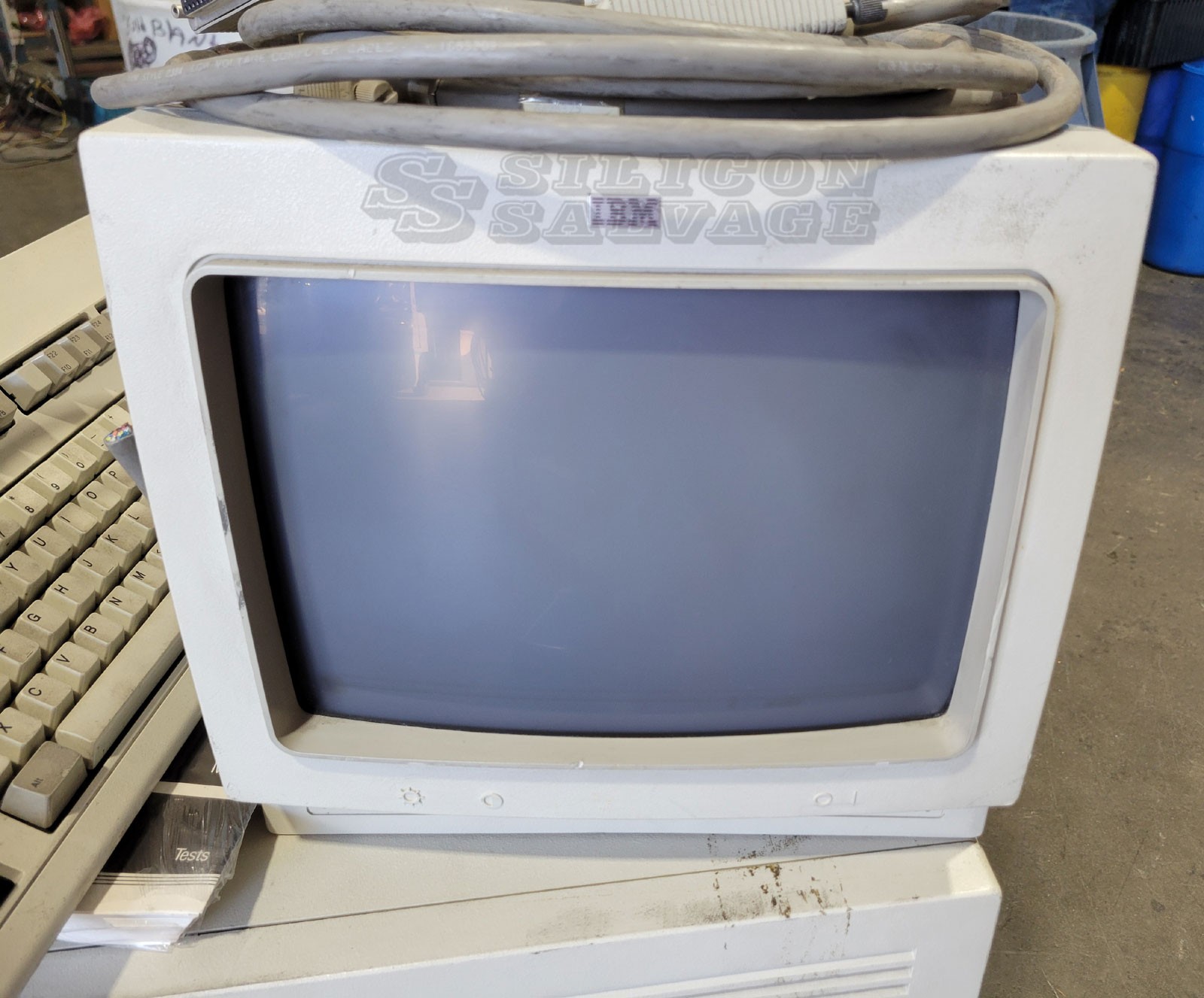 IBM 3174 1R Terminal Cluster Controller w/ 83X7944 Monitor