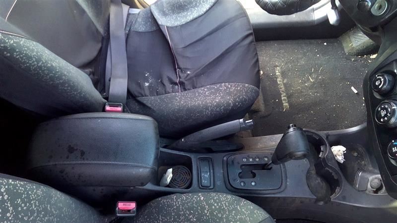 Passenger Front Spindle/Knuckle ABS 4 Cylinder Fits 05-10 SPORTAGE 103663840