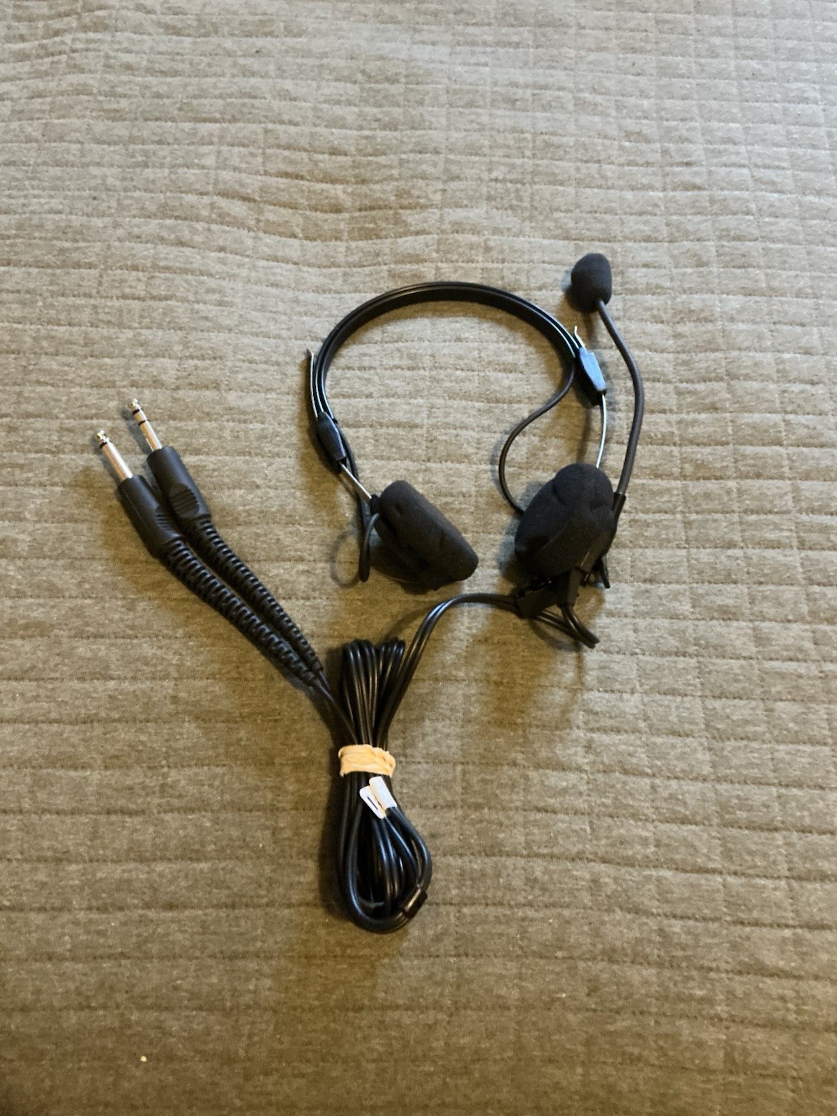 Telex Airman 750 Aviation Headset (Dual Plug)