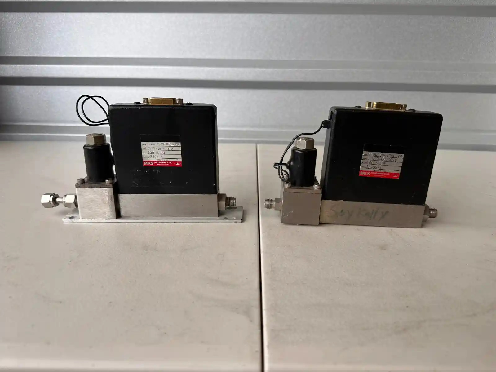 MKS Instruments Mass Flow Controllers 1259B-00200SV & 1259B-00100SV Lot