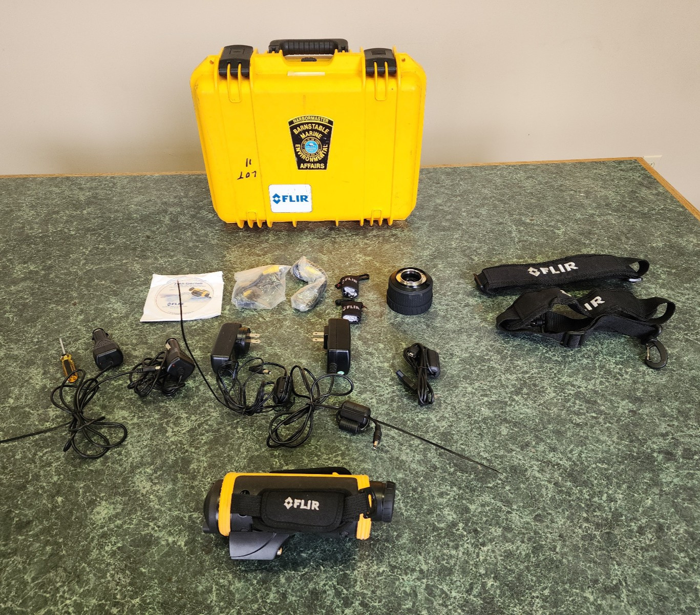 FLIR Systems HM-Series HM-324 Hand Held 432-0004-07-00S Thermal Camera w/ Extras