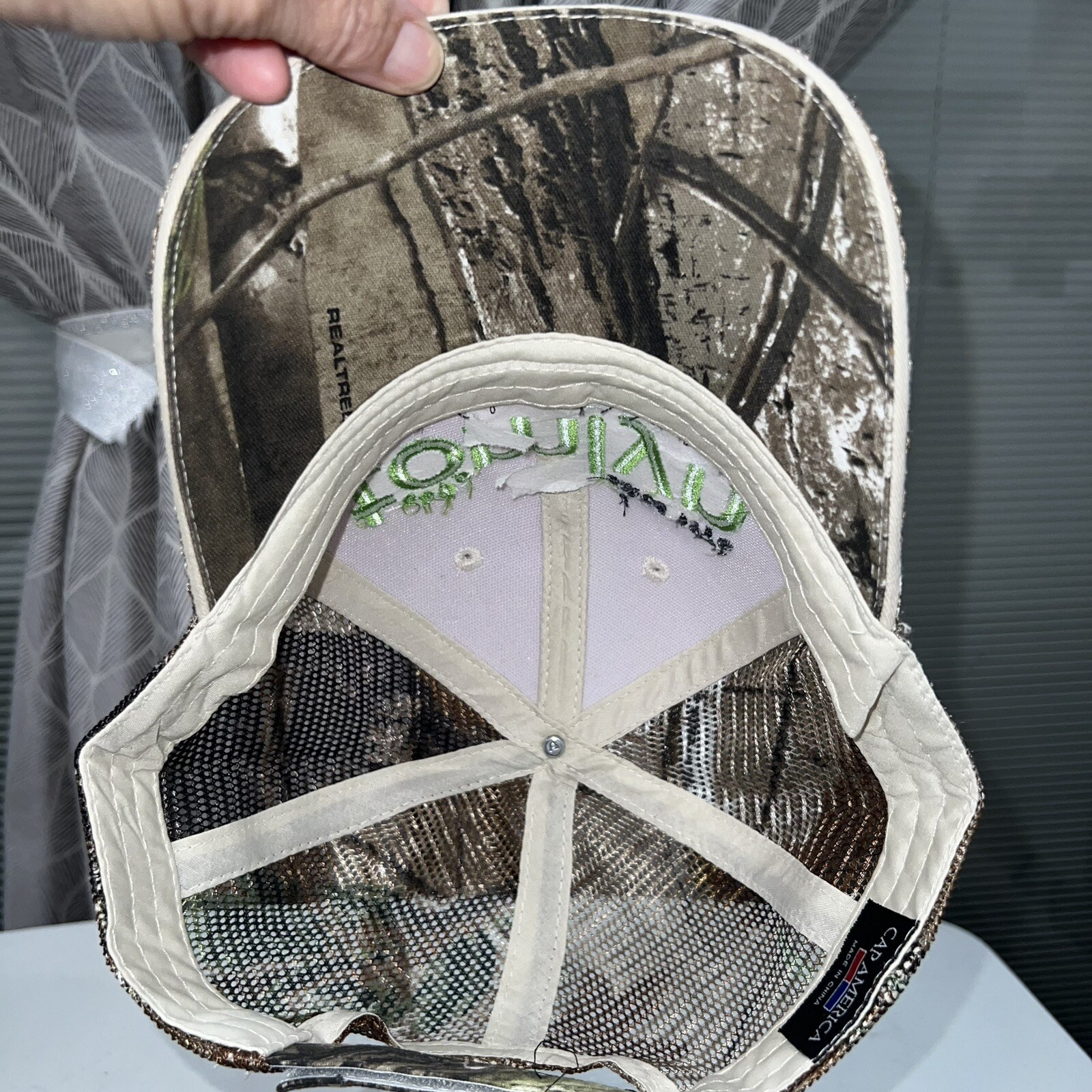 Tomlyn Veterinary Science since 1976 Hat Cap Hook Loop Camouflage Mesh EUC