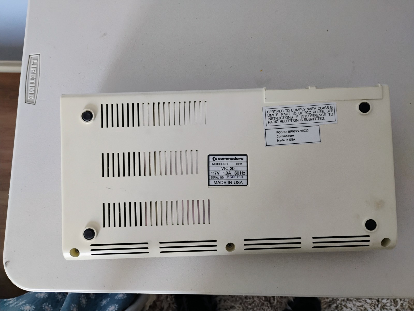 Commodore Vic 20 Vintage Computer - Tested